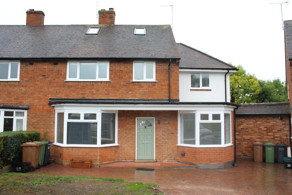 Peel Close, Hamptoninarden 4 bed semidetached house £1,695 pcm (£
