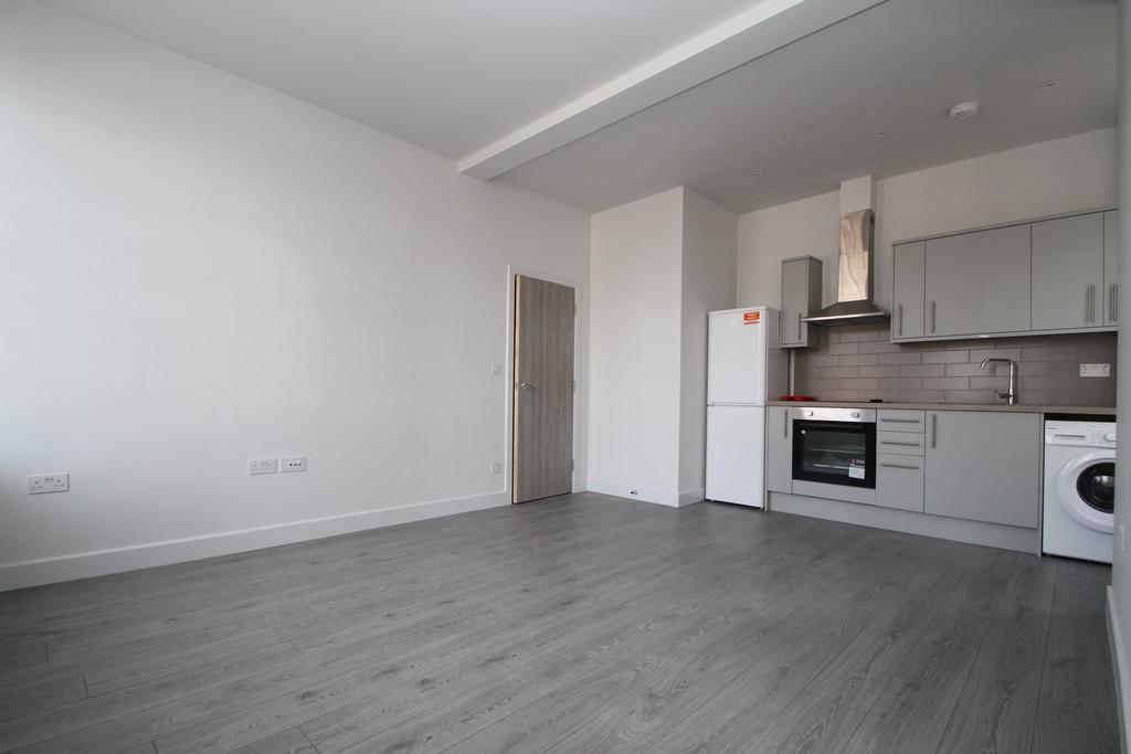 High Street, Epping 1 bed apartment £1,252 pcm (£289 pw)