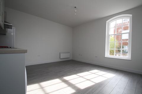 2 bedroom apartment to rent - High Street, Epping