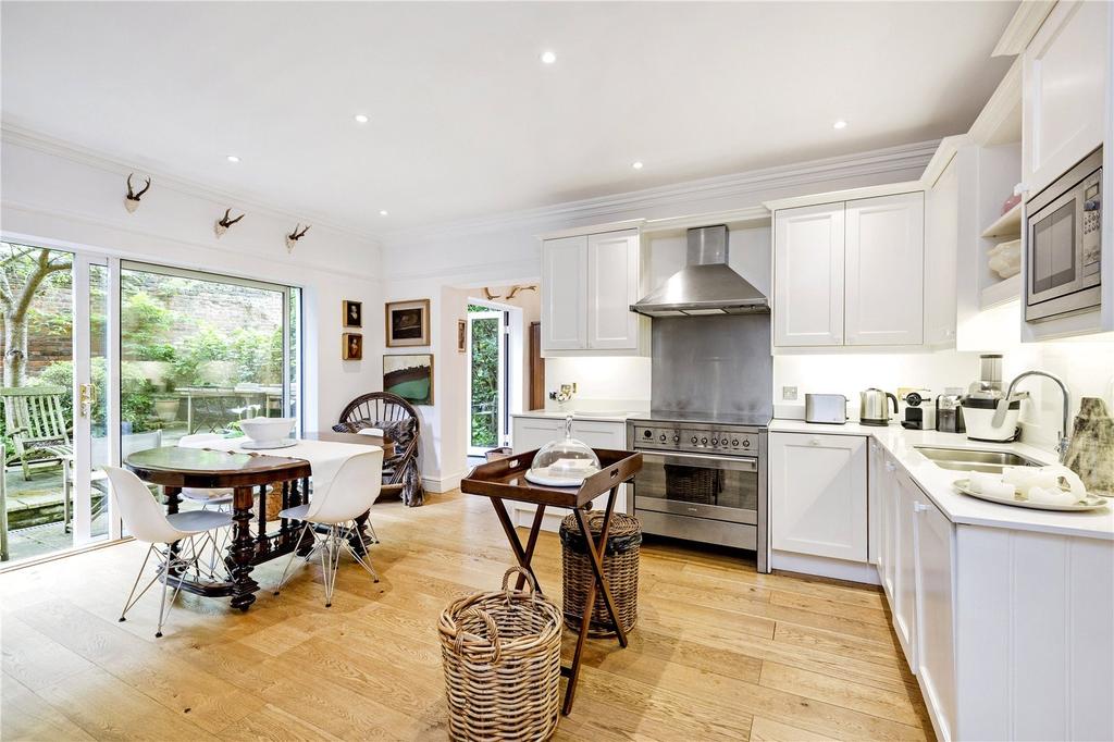 King Square, Richmond, Surrey, TW10 4 bed link detached house
