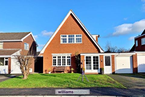 3 bedroom detached house for sale - Maes Cantaba, Ruthin