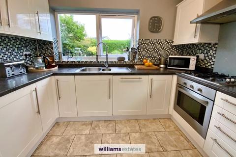 3 bedroom detached house for sale - Maes Cantaba, Ruthin