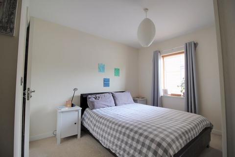 2 bedroom apartment to rent, Watermark Close, Carrington
