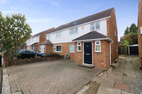 3 bedroom semi-detached house for sale - Talbot Avenue, Langley