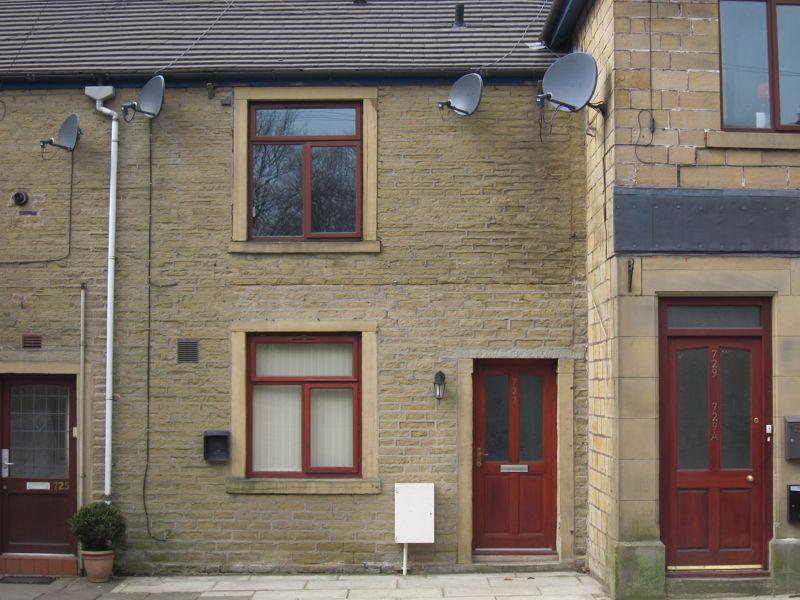 727 Market Street, Whitworth OL12 8LD 2 bed terraced house £575 pcm