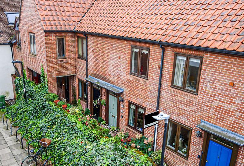 Sergeants Walk, Bury St. Edmunds 2 Bed Terraced House For Sale - £225,000