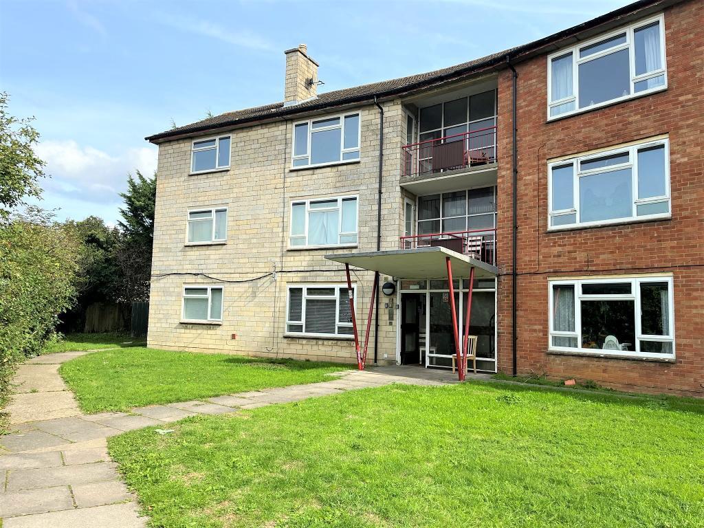Corsham Road, Lacock, Wiltshire, SN15... 2 bed flat £775 pcm (£179 pw)
