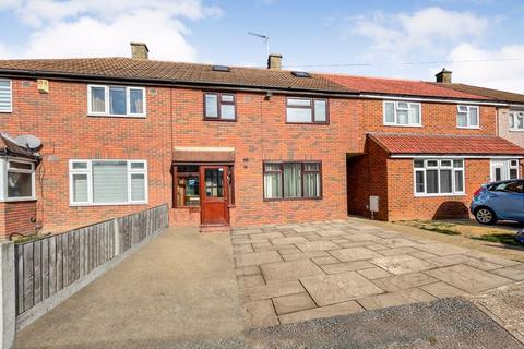 38 Dunkellin Way, South Ockendon, RM15 5EY