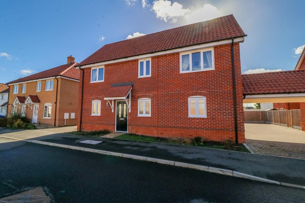 Woodford Walk, Alresford, Colchester, CO7 2 bed detached house £220,000