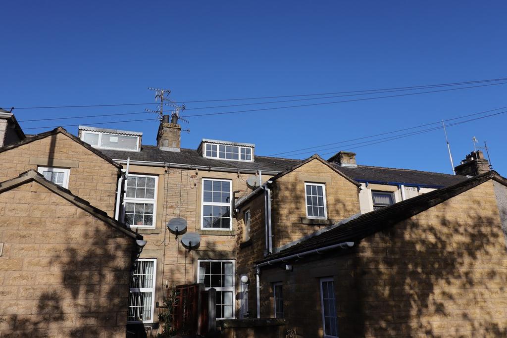 Victoria Road, Earby, Barnoldswick, BB18 2 bed flat £89,950