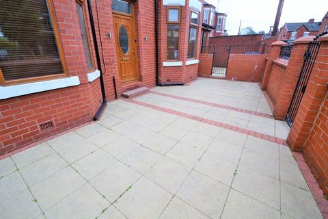 3 bedroom semi-detached house to rent - Derby Road, Salford