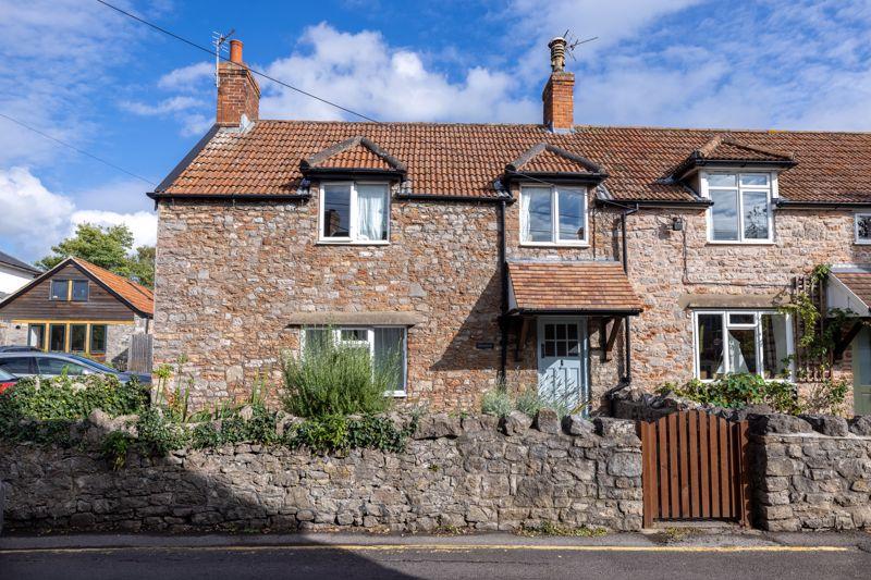 Central Cheddar 2 bed semidetached house £340,000