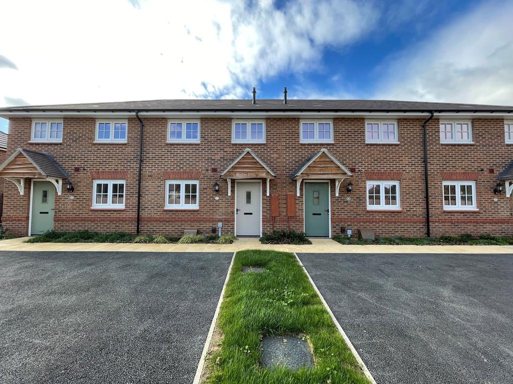 Cottenham Grove, Cottenham, Cambridge, CB24 2 bed terraced house £192,000