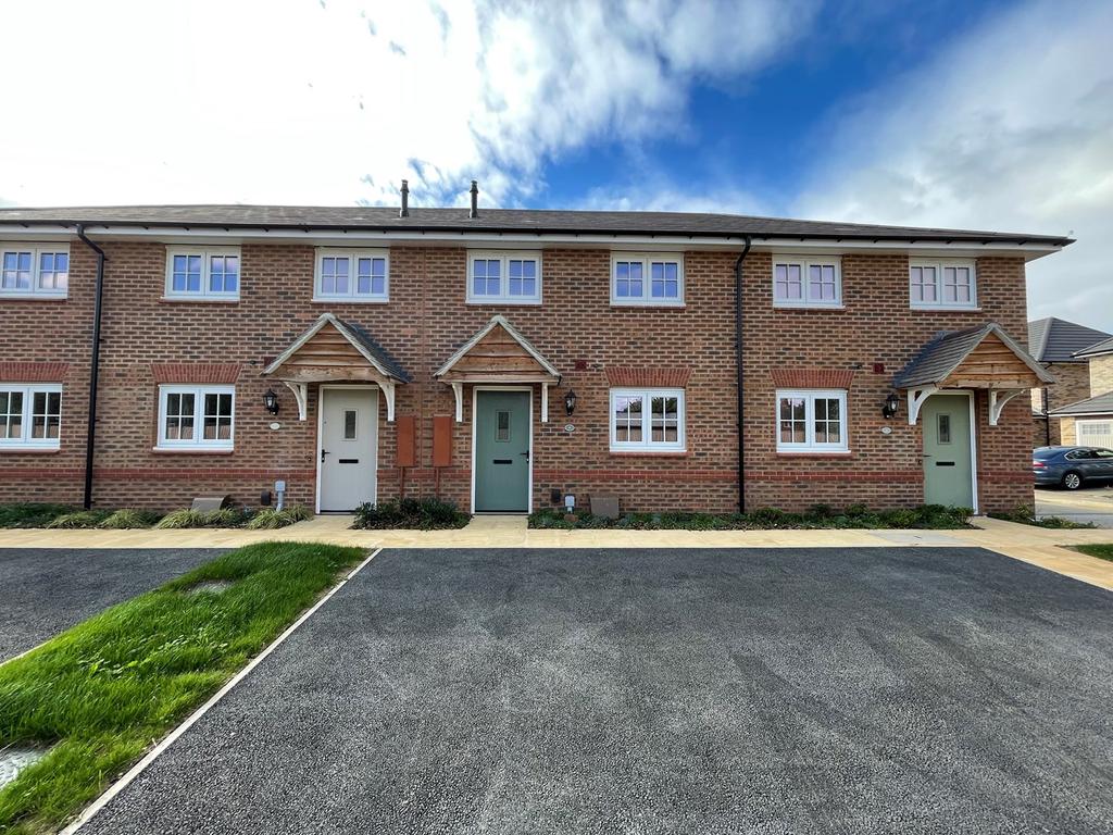 Cottenham Grove, Cottenham, Cambridge, CB24 2 bed terraced house £144,000