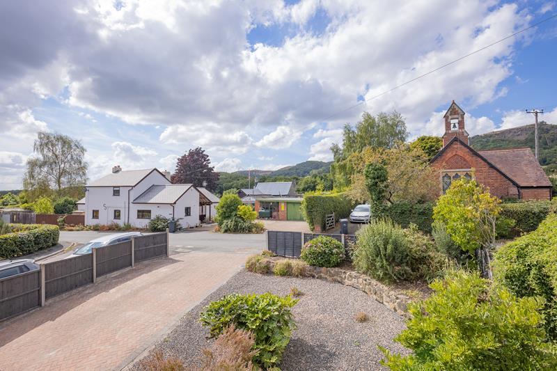 8 Chase Road, Upper Welland, Malvern, Worcestershire, WR14 3 bed