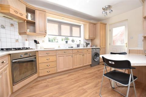 4 bedroom detached house for sale - Turnberry Gardens, Tingley, Wakefield, West Yorkshire
