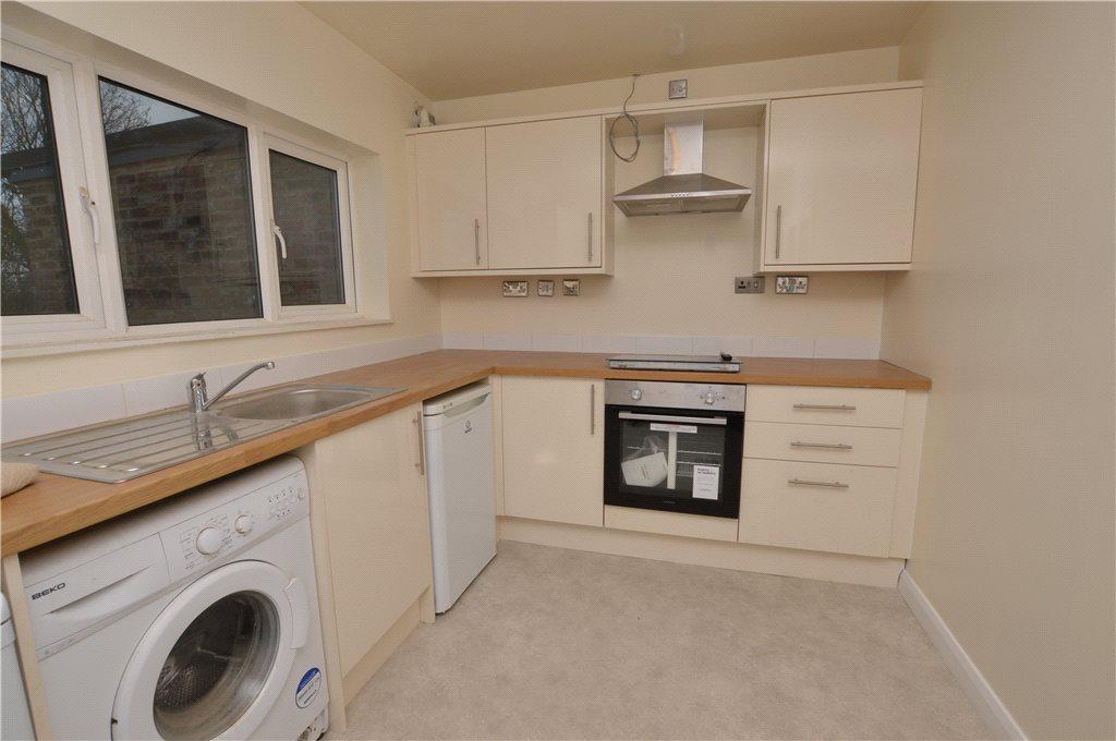 Marston Road, Tockwith, York 2 bed terraced house £850 pcm (£196 pw)