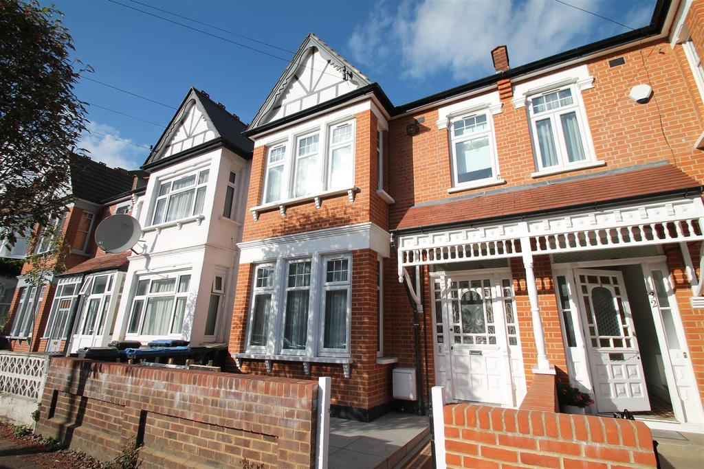 Park Avenue, Palmers Green, London N13 1 bed flat £1,350 pcm (£312 pw)