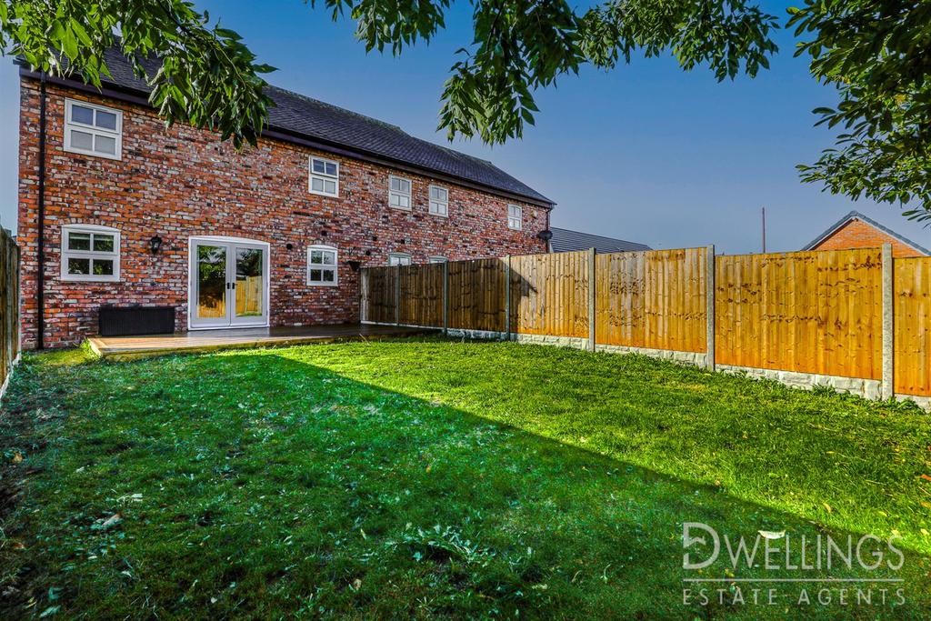 Poplars barn