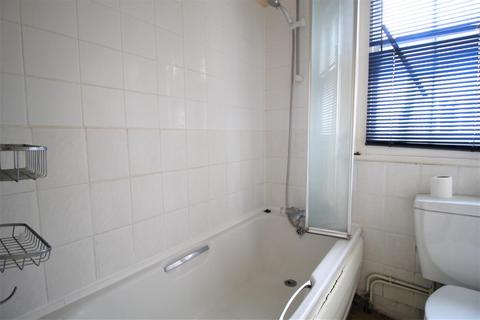 43a Hook Road, Epsom, KT19 8TP