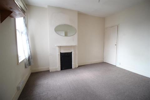 43a Hook Road, Epsom, KT19 8TP