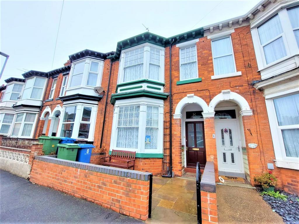 Clifford Street, Hornsea 4 bed terraced house £195,000