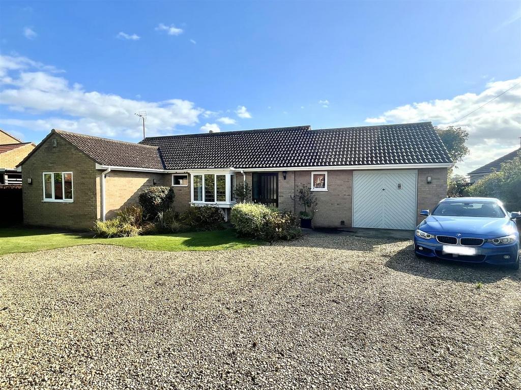 Jekils Bank, Holbeach St Johns, PE12 2 bed detached bungalow for sale