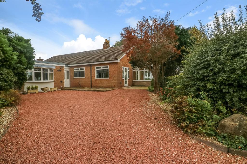 Dalton On Tees, Darlington 3 bed detached bungalow £1,200 pcm (£277 pw)