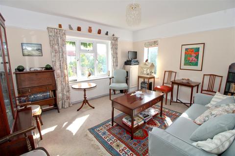 29 Bramber Road, Seaford, BN25 1AG
