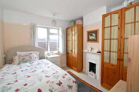 29 Bramber Road, Seaford, BN25 1AG