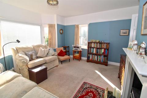 29 Bramber Road, Seaford, BN25 1AG