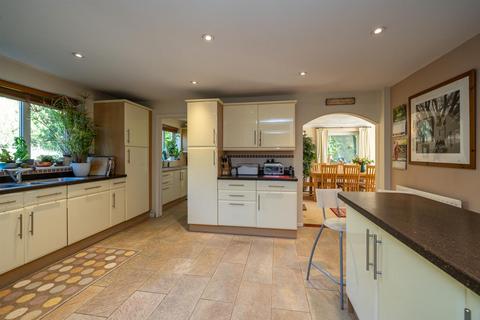 14 Highclere Drive, Hemel Hempstead, HP3 8BT
