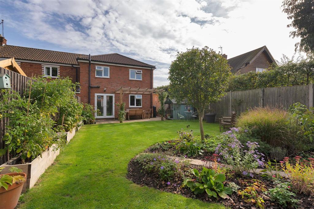 Sychem Place, Five Oak Green, Tonbridge 3 bed semidetached house for