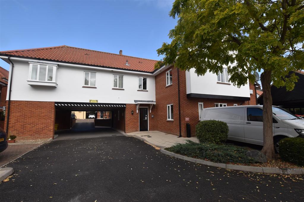Tait Mews, Maldon 2 bed apartment £950 pcm (£219 pw)
