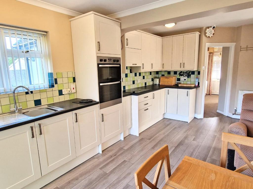 Ardley Road, Fewcott, Bicester 2 bed detached bungalow £425,000