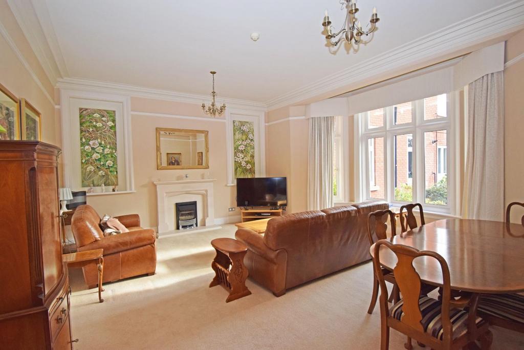 3 Stretton Croft, living a.jpg