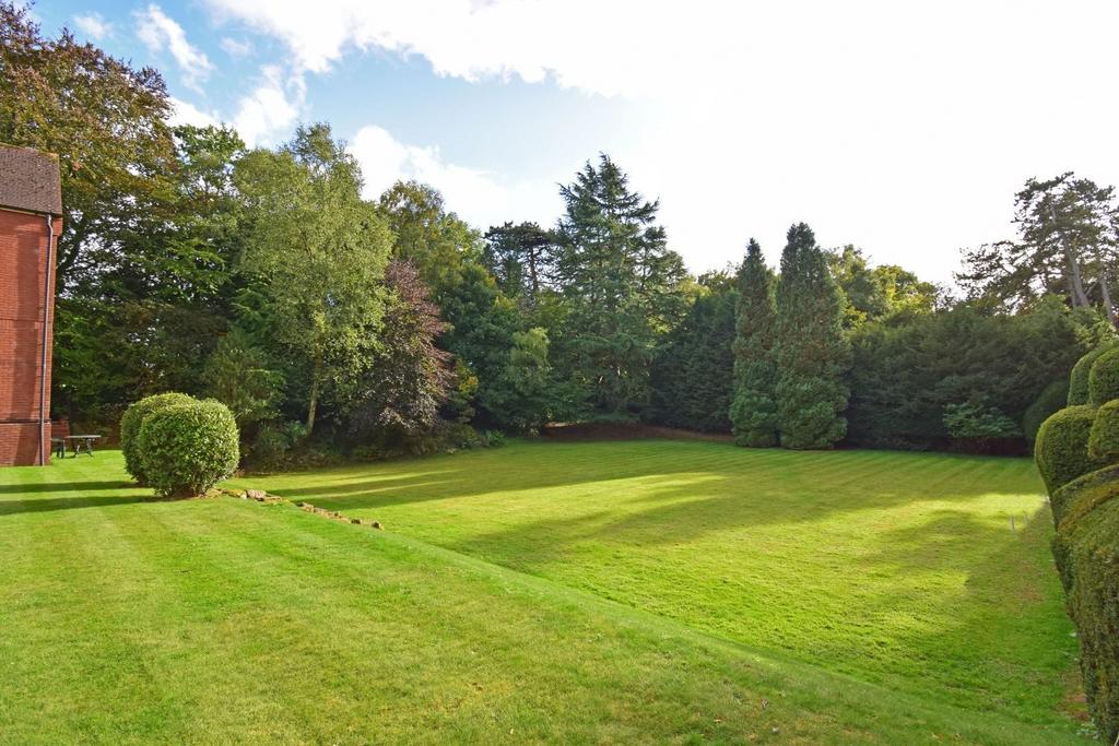 3 Stretton Croft, garden a.jpg