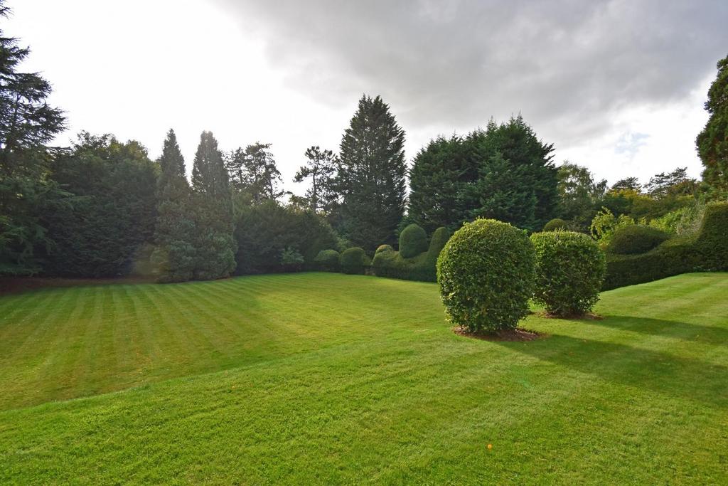 3 Stretton Croft, garden b.jpg