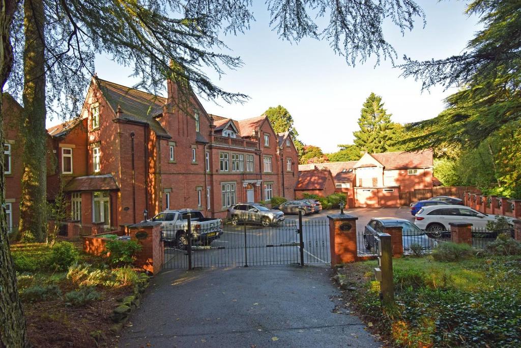 3 Stretton Croft, front c.jpg