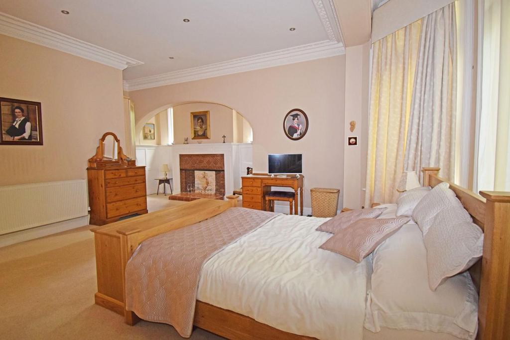 3 Stretton Croft, bed 1a.jpg