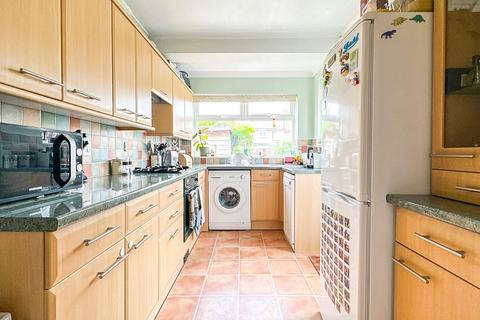 70 Smyth Road, Bristol, BS3 2DS