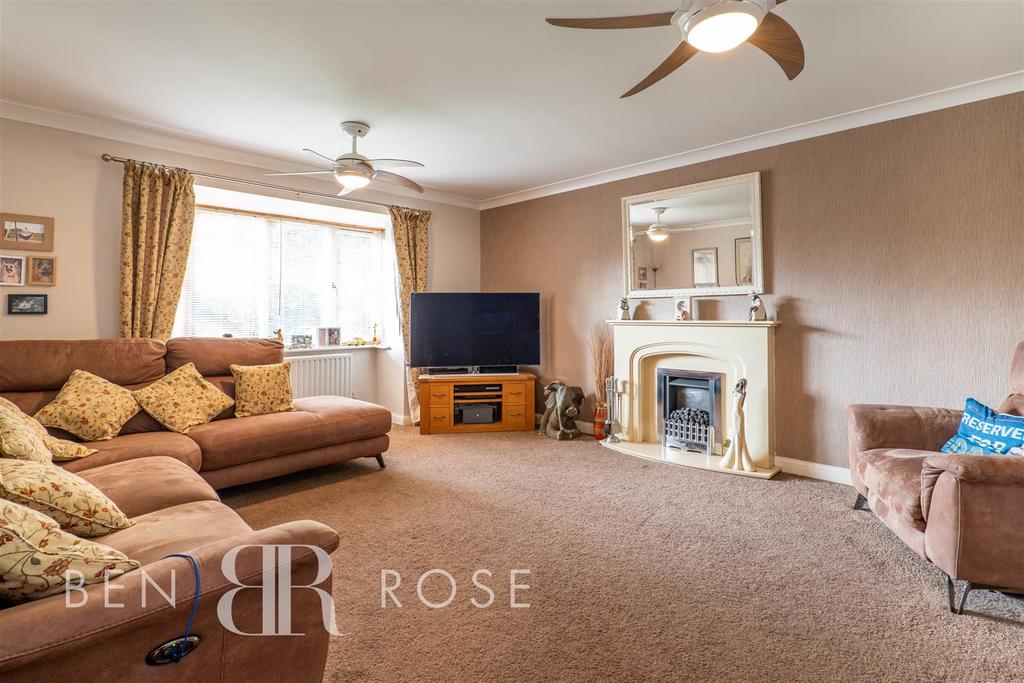 Highfield Road, Farnworth, Bolton 4 bed detached house £399,995