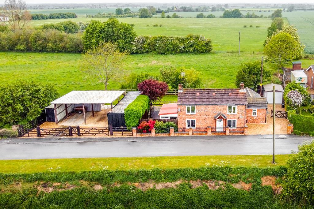 Beck Bank, Quadring Fen 3 bed detached house for sale £385,000