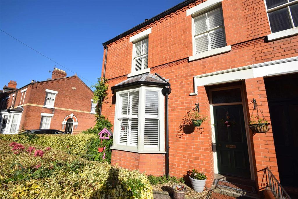 Street, Cherry Orchard... 4 bed semidetached house £415,000
