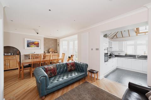 108 Tattenham Grove, Epsom, KT18 5QS