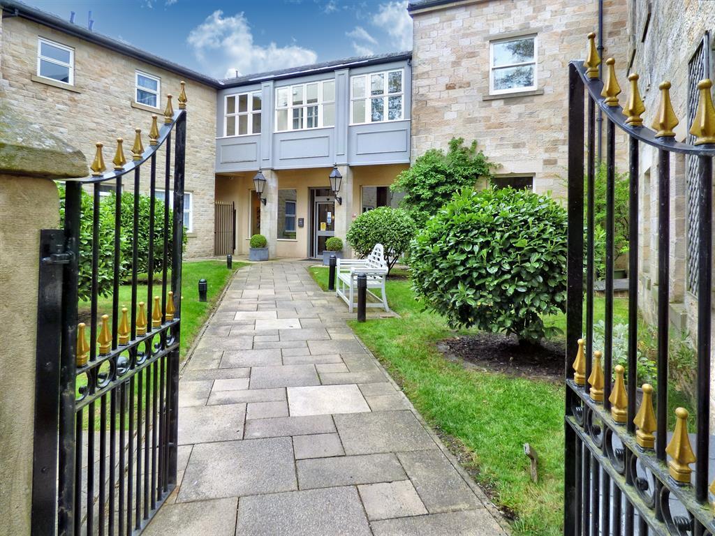 Burnside House, Carleton Road, Skipton 2 bed flat £750 pcm (£173 pw)