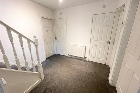 6 bedroom detached house to rent, *£120PPPW Excluding Bills* Middle Street, Beeston, NG9 2AR - UON