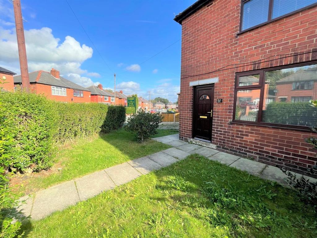 Laxey Crescent, Leigh 3 bed semidetached house £139,950