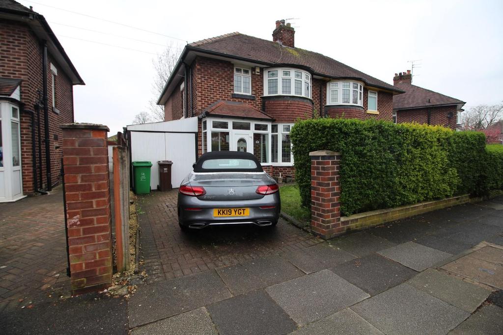 Longley Lane, Manchester, M22 4JF 3 bed semidetached house £325,000