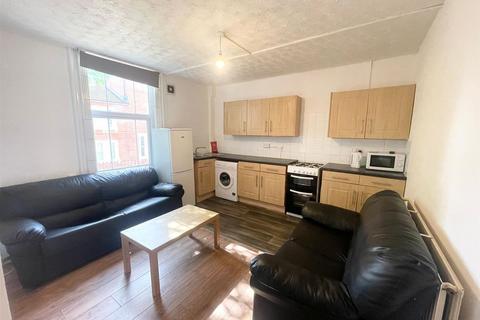 3 bedroom flat to rent, *£145 pppw BILLS INCL* Annesley Grove, Arboretum - TRENT UNI